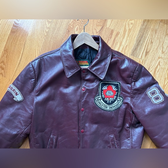 Vintage 89’ Maroon Carleton University Emblem Collard Leather - Picture 2 of 5
